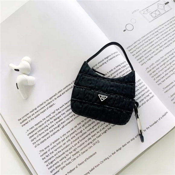 Black Apple AirPods Pro Case - Picture 1 of 3
